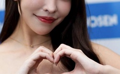 张津瑜记者视频9分